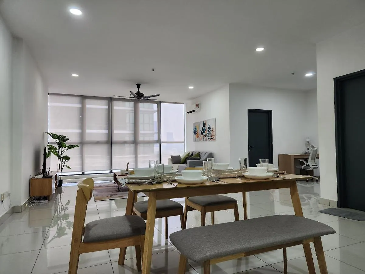 2 Rooms Cozy Stay Night View With Workspace#8Pax#1U#Damansara ペタリンジャヤ